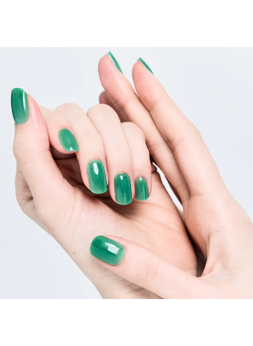 Absinthe Manicure