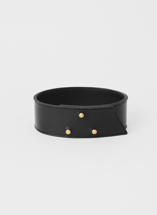 Trapezion Vee Collar