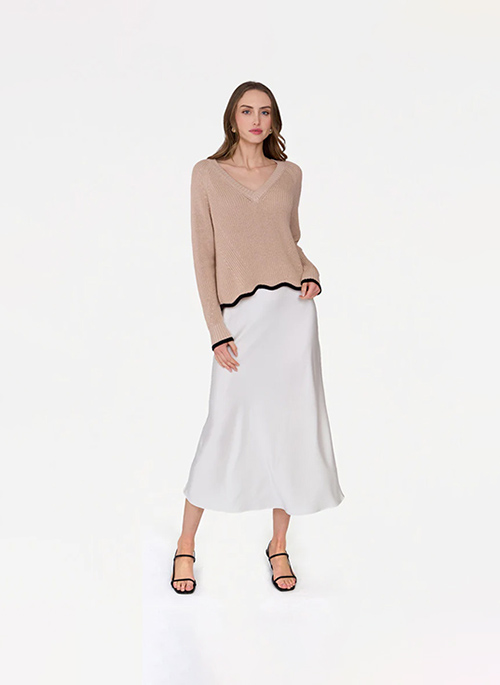 Scallop V-Neck 