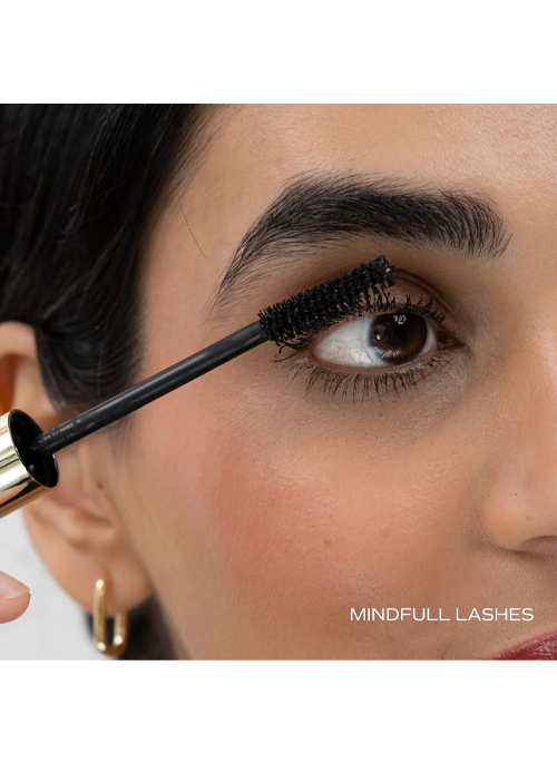 VOLUMIZING MASCARA