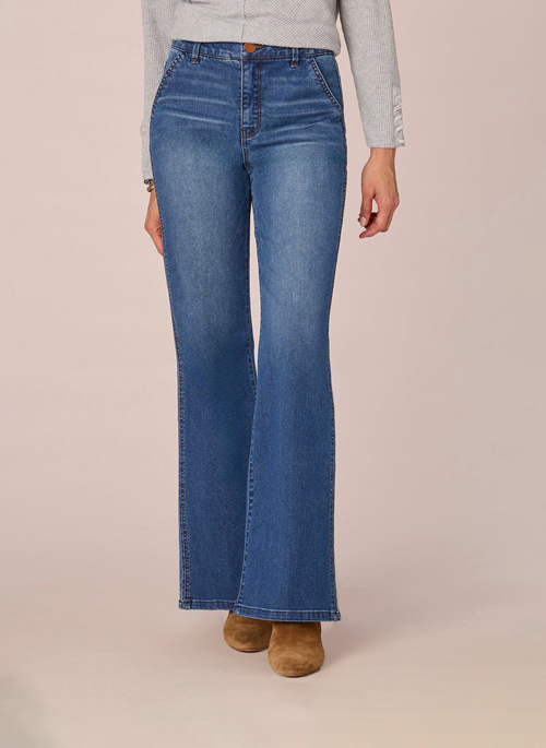 Skyrise Bootcut Jeans