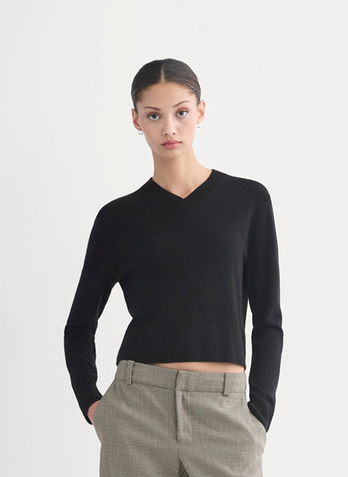 High V-Sweater