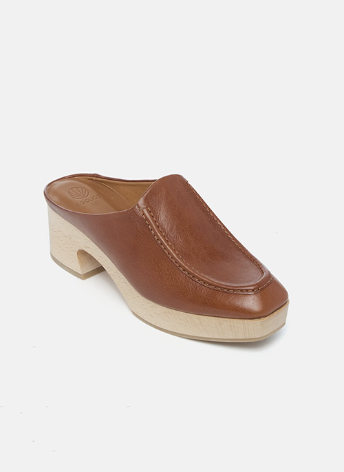 Qadira Clog