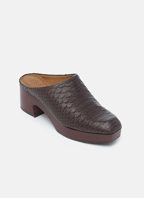 Qadira Clog